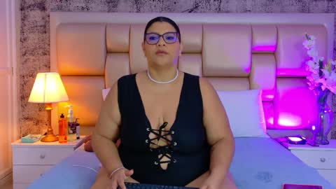 Selenna Cooper online show from 04/01/26, 11:55