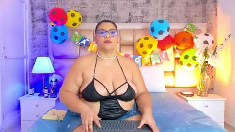 Selenna Cooper online show from 06/30/26, 12:06