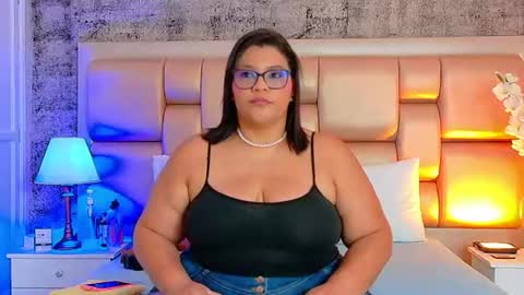 Selenna Cooper online show from 07/08/26, 12:09