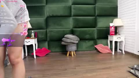 Selen online show from 09/12/25, 04:34