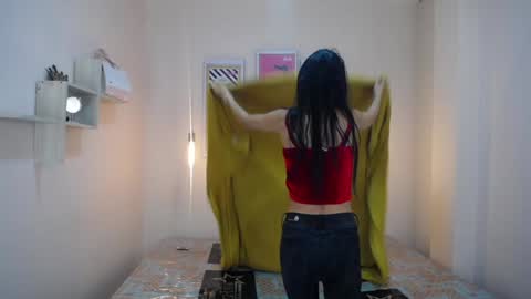 Snapshot of seleny_fitness chatting on 12/05/24, 01:06 Mayte online show from 12/05/24, 01:06