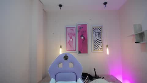 Snapshot of seleny_fitness chatting on 01/22/25, 01:11 Mayte online show from 01/22/25, 01:11
