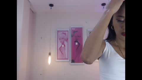 Snapshot of seleny_fitness chatting on 01/24/25, 01:14 Mayte online show from 01/24/25, 01:14