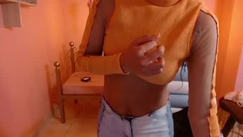 Snapshot of seleny_fitness chatting on 07/04/26, 11:27 Mayte online show from 07/04/26, 11:27