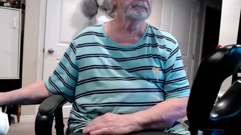 Snapshot of selkie2s chatting on 04/03/26, 01:25 selkie2s online show from 04/03/26, 01:25