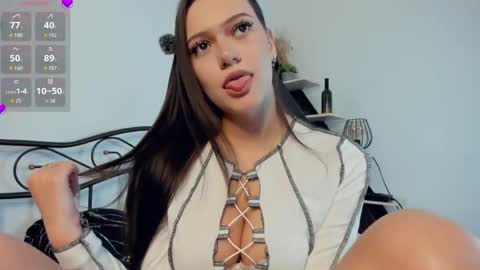 Julia online show from 06/08/26, 07:09