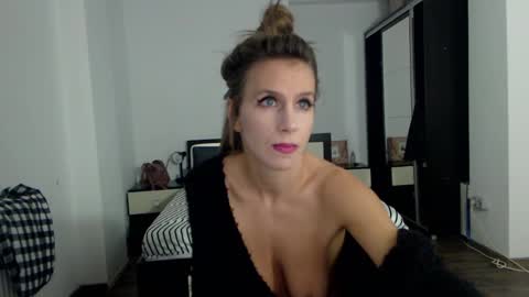 sellena_angels online show from 01/27/25, 01:52