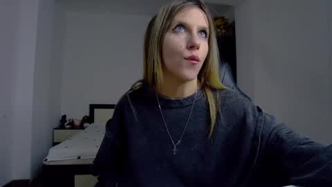 sellena_angels online show from 04/15/26, 05:31