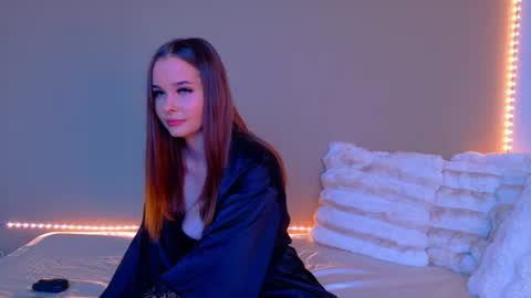 Snapshot of sellenna_x chatting on 07/06/26, 04:42 Selena online show from 07/06/26, 04:42