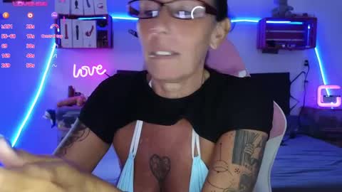 Snapshot of selvaggia_del_caribe chatting on 12/04/24, 04:38 Selvaggia Del Caribe online show from 12/04/24, 04:38