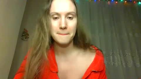 Snapshot of selvarine chatting on 04/21/26, 12:45 selvarine online show from 04/21/26, 12:45