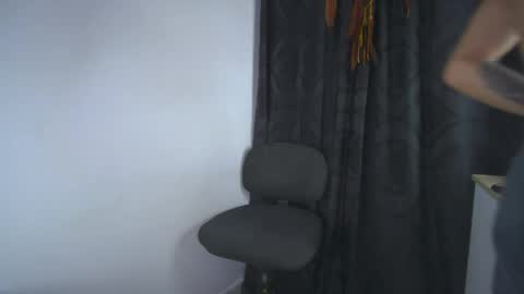 Snapshot of sem_alas chatting on 04/21/26, 01:42 sem_alas online show from 04/21/26, 01:42