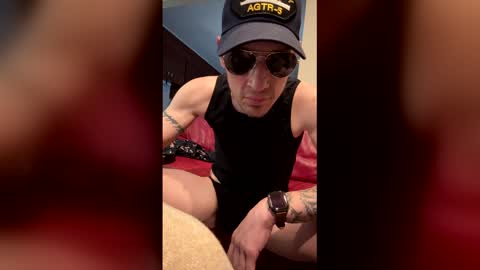 semobadboy69 online show from 04/18/26, 05:44