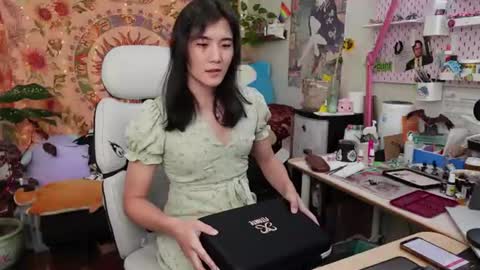 Snapshot of sen_and_sin chatting on 07/17/26, 01:23 Sen online show from 07/17/26, 01:23