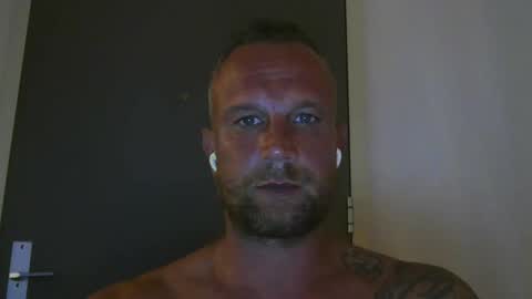 sence08 online show from 09/15/25, 05:35