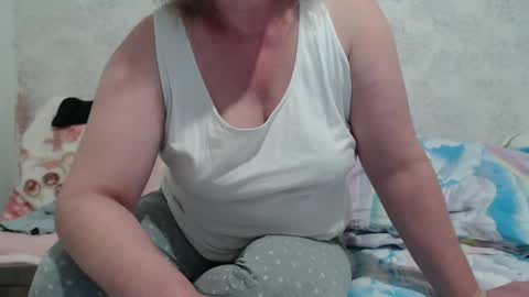 Snapshot of seniorita333 chatting on 01/12/25, 07:31 Lenna online show from 01/12/25, 07:31