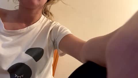 Snapshot of sennya_hayes chatting on 09/29/25, 06:29 Sennya online show from 09/29/25, 06:29