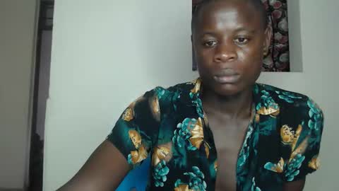 Snapshot of sensation_2 chatting on 02/16/26, 04:08 Charles online show from 02/16/26, 04:08