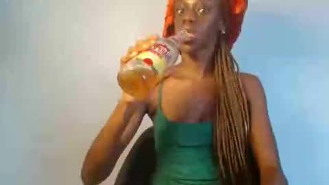 sensational_ave online show from 11/05/25, 10:26