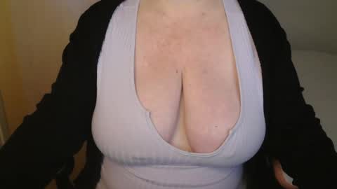 Snapshot of sensual_cris chatting on 05/16/26, 07:27 CRIS online show from 05/16/26, 07:27