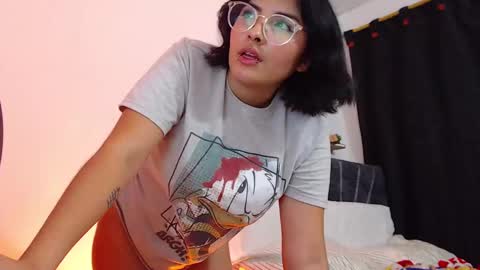 Camille and sophie online show from 12/04/24, 01:47