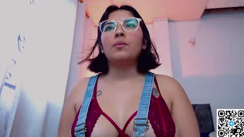 Camille and sophie online show from 12/25/24, 10:48