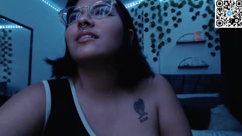 Camille and sophie online show from 12/30/24, 01:04