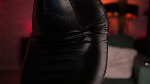 Snapshot of sensual_jassmine chatting on 05/31/26, 06:09 Jasmine online show from 05/31/26, 06:09