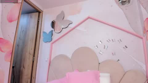 Snapshot of sensual_shanel chatting on 05/17/26, 03:37 sensual_shanel online show from 05/17/26, 03:37