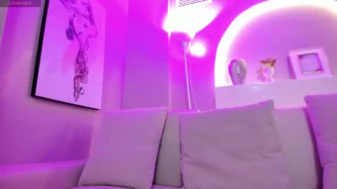 Snapshot of sensual_shanel chatting on 06/17/26, 02:14 sensual_shanel online show from 06/17/26, 02:14