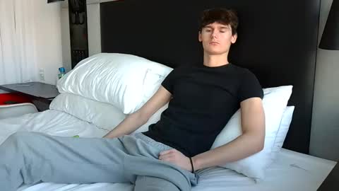 Cam online show from 12/03/24, 09:12