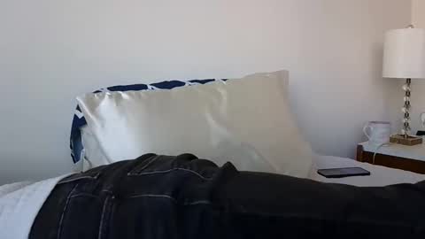 Cam online show from 02/19/25, 08:41