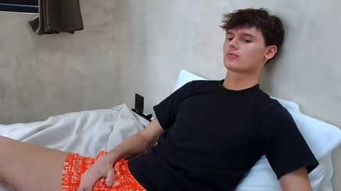 Cam online show from 10/09/25, 10:30