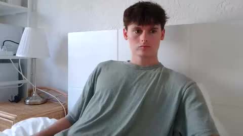 Snapshot of sensualalien chatting on 04/08/26, 08:42 Cam online show from 04/08/26, 08:42