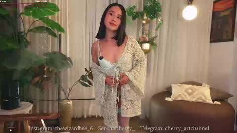 Snapshot of sensualcherry_ chatting on 09/28/25, 01:00 Maria- OF sensual bee online show from 09/28/25, 01:00