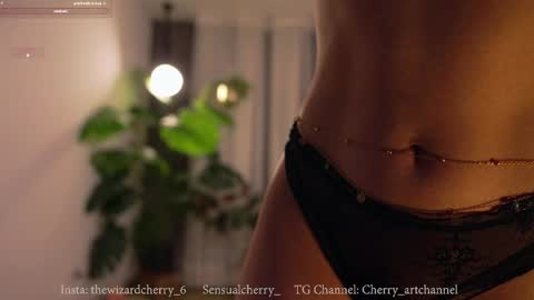 Maria- OF sensual bee online show from 04/05/26, 11:13