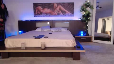 Hallie online show from 02/28/25, 06:20