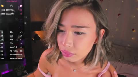 Snapshot of sensualily chatting on 05/06/26, 04:12 Kiki online show from 05/06/26, 04:12