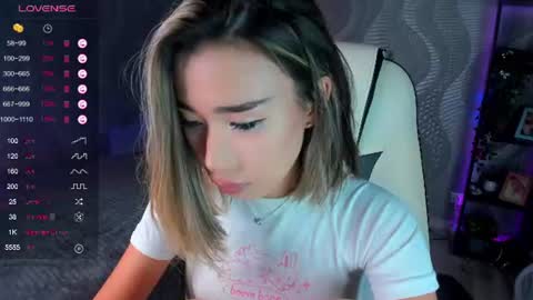 Snapshot of sensualily chatting on 07/24/26, 03:54 Kiki online show from 07/24/26, 03:54