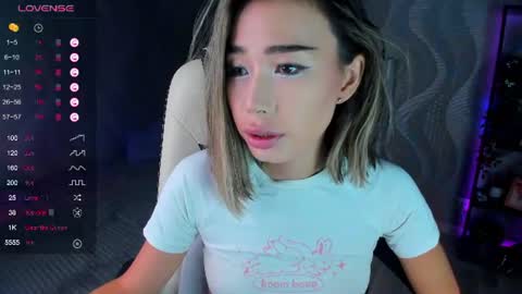 Snapshot of sensualily chatting on 07/26/26, 02:46 Kiki online show from 07/26/26, 02:46