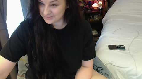 Snapshot of sentfrmheaven chatting on 02/10/25, 01:44 Tara online show from 02/10/25, 01:44