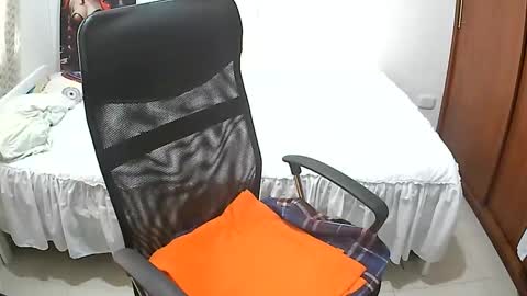 senthix  heyy promo en OnlyFans aprovecha 85 descuento online show from 09/17/25, 07:26