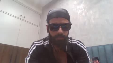 Snapshot of sentientarjun chatting on 01/20/25, 09:22 Sentient Being online show from 01/20/25, 09:22