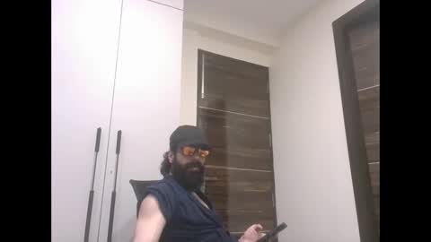 Snapshot of sentientarjun chatting on 09/29/25, 09:52 Sentient Being online show from 09/29/25, 09:52