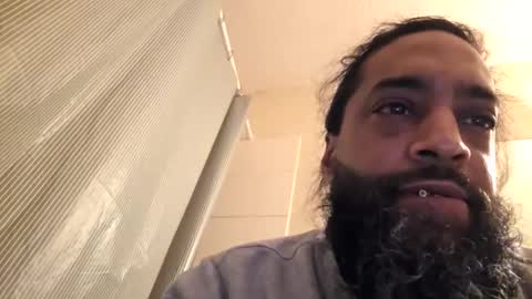 Snapshot of serani02 chatting on 02/10/26, 09:02 Serani online show from 02/10/26, 09:02