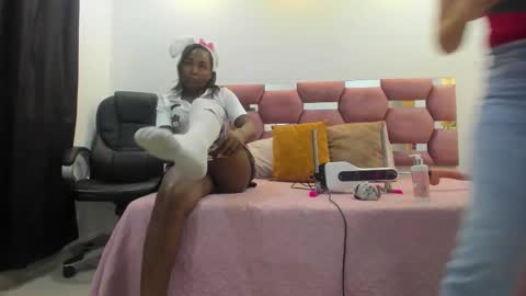 Snapshot of serena_collins chatting on 10/03/25, 12:02 serena_collins online show from 10/03/25, 12:02