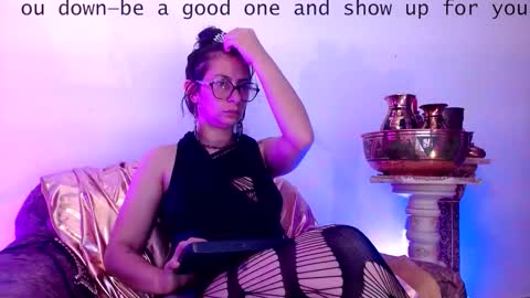 Serena Xyz online show from 11/25/25, 06:08