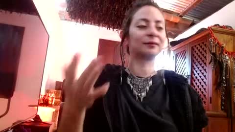 Snapshot of serena_xyz chatting on 05/05/26, 01:41 Serena Xyz online show from 05/05/26, 01:41