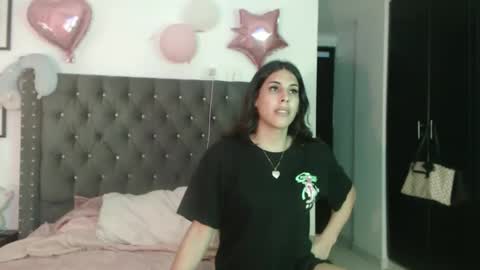 sararoussee online show from 03/04/25, 03:11