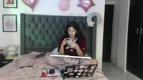 sararoussee online show from 03/06/25, 02:09